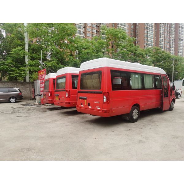 IVECO 6725 146hp 19seats использовал двигатель дизеля тренера пассажира мини автобуса небольшой