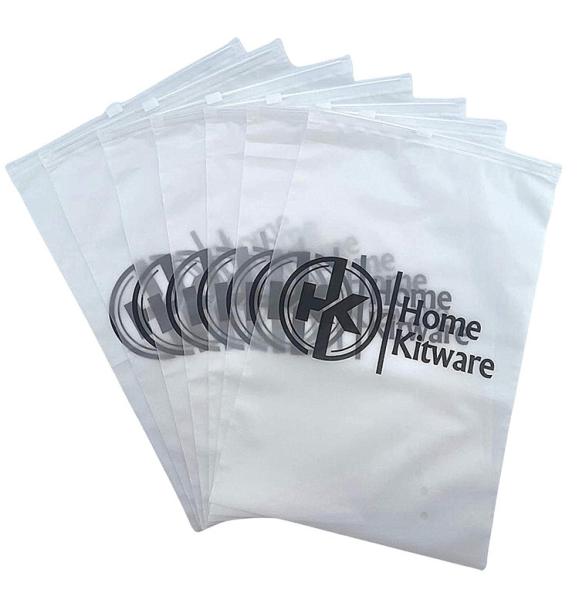 7.5*11.5in Travel Frosted k Packaging Bag For Apparel / Cosmetic