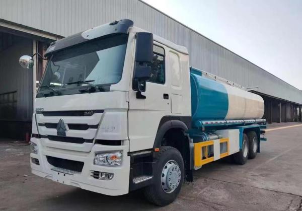 10 Wheel 6x4 Sinotruk Howo Fuel Tanker Truck 25000 Litre for Oil Diesel Transport
