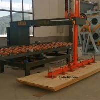 Máquina de carga y descarga de madera con pantalla táctil para líneas automatizadas CNC