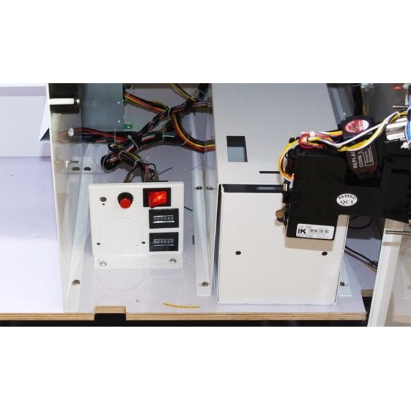 Машина когтя крана игрушки видеоигры с экраном Лкд для видео- рекламы