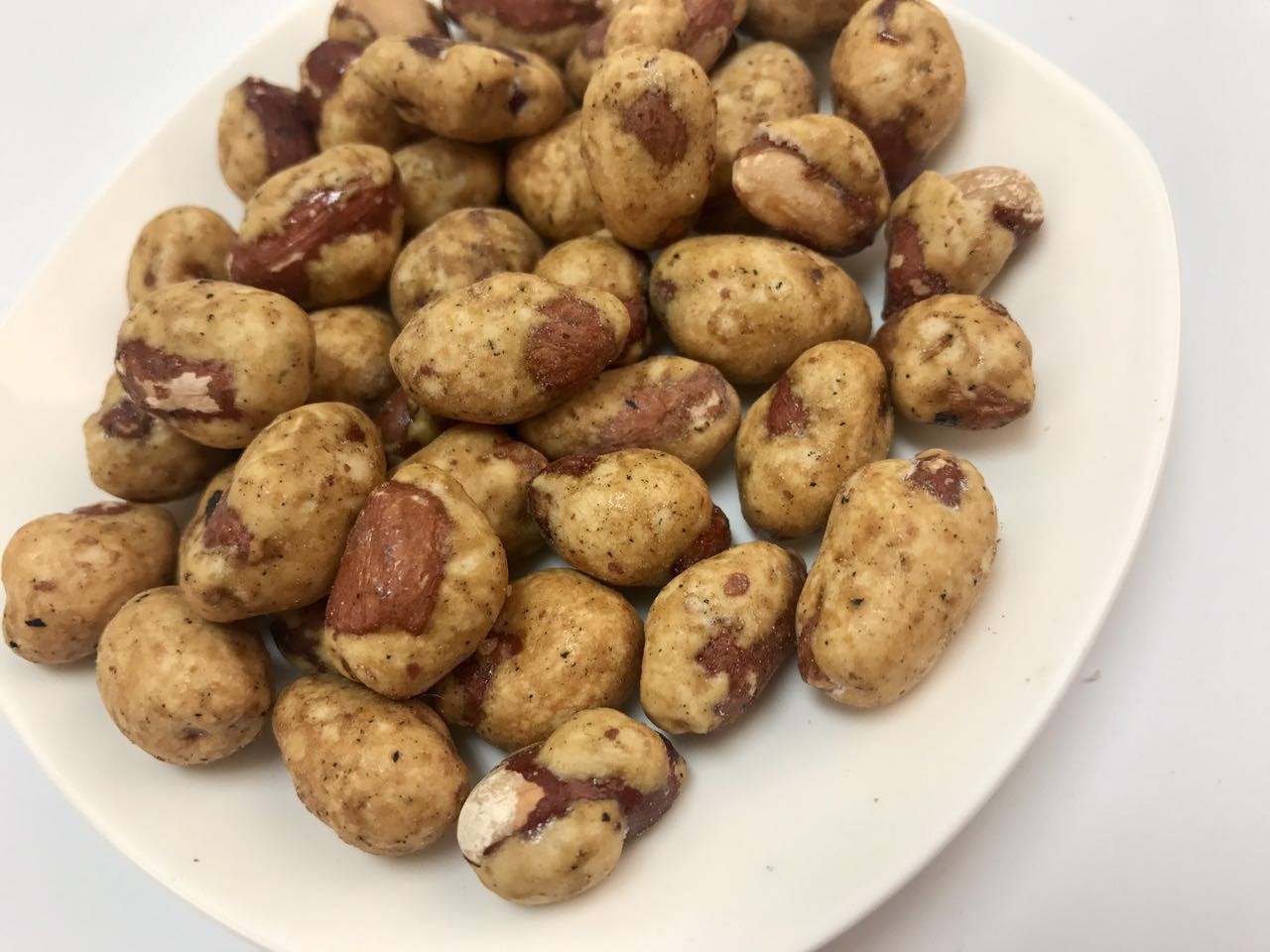 Зажаренная в духовке покрытая половиной закуска арахиса с закусками ГМО вкуса Чили НЕ- вкусными