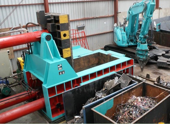 China Manufacturer Hydraulic Mobile Car Metal Baler Metal Scrap Baler