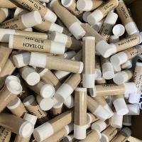 El protector labial que calma del SPF 15 de los labios de Shea Butter To Moisturize Dry modifica el logotipo para requisitos particulares