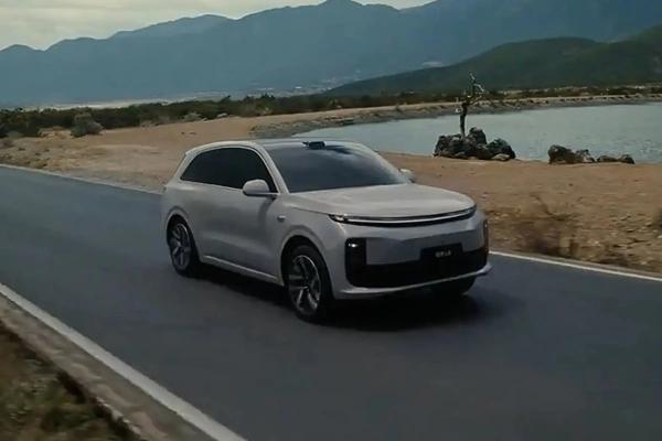 Ideal L6 Lixiang Electric Vehicle 300kW Power And 1390km Range For Luxury Travel