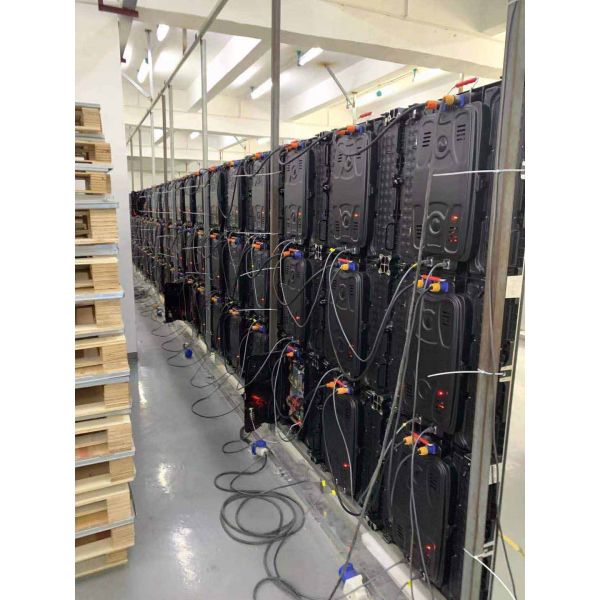 Исправленная стена 3840Hz СИД P3mm 576x576mm крытая видео- обновленный тариф