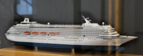 Exquisite Disney Cruise Model Crystal Serenity Cruise Ship Shaped , Offset Printing