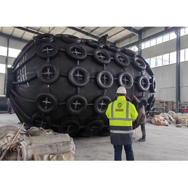 Pneumatic Marine Fender Yokohama Inflatable Natural Rubber Fender With Chain Net