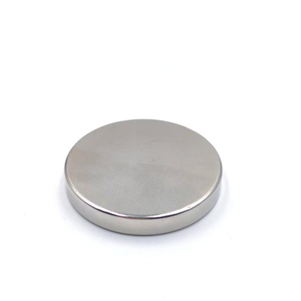Customizable Round Neodymium Magnets N33M-N50M With Axial Magnetization Direction