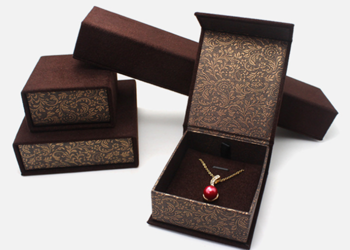 Luxury Jewelry Packaging Boxes Elegant Handcraft Snap Buckles For Women