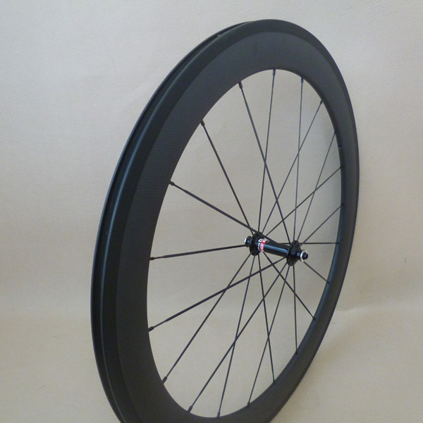 100% hand bulilt Chinese best price60mm  carbon clincher wheels for 700c road bike 23mm