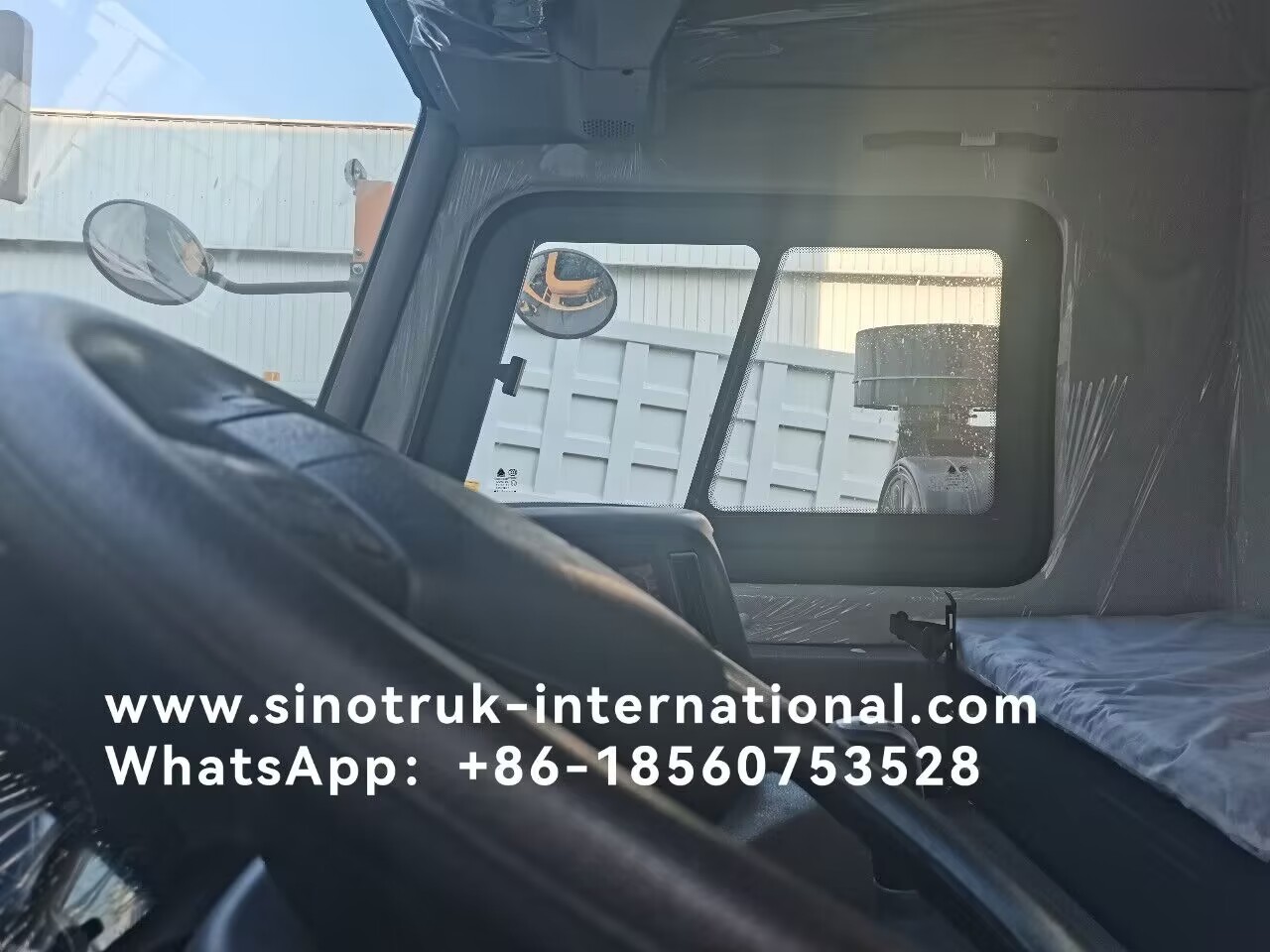Желтый цвет × 4 минируя RHD колес 400Hp 8 самосвала 12 Tipper Sinotruk Howo