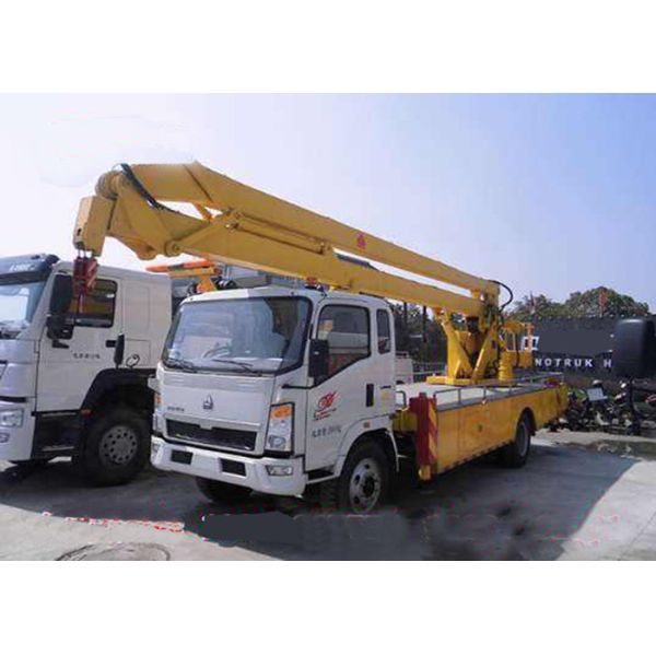 Sinotruk Howo Aerial Lift Truck , 8 - 24 Meters Height Aerial Bucket Truck