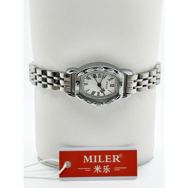 Минималистические стильные часы из нержавеющей стали с ремнями