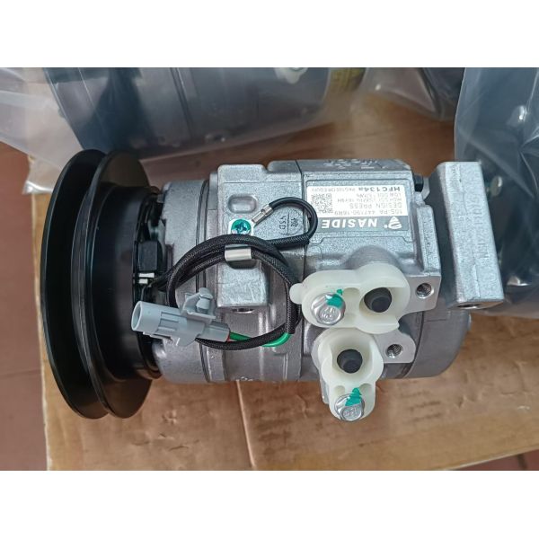 Auto AC Conditioning Compressor For  Isuzu mixer truck B220203000007 10S15C DC24V
