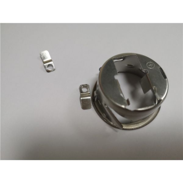 Aluminum Light Cup Deep Drawing Progressive Die With Side Cutting Tampping