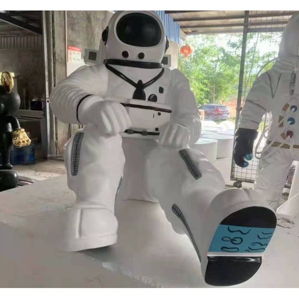 Big Statues Shop Display Shelving FRP Statue Visual Merchandising Display Props