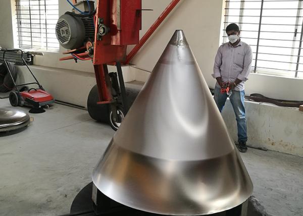 Stainless Steel Automatic Metal Polishing Machine For Tank Top Head / Cone