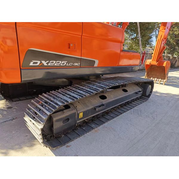 Dx225lc-9 Used Doosan Excavator 110KW Engine Power 22000kg Operating Weight 9660mm Max Digging Height