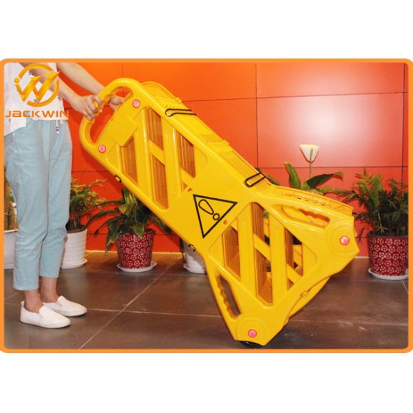 Yellow Crowd Control Foldable Plastic Traffic Barriers Length 3900mm