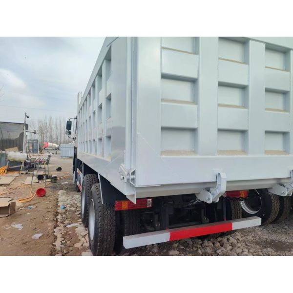 Ручная коробка передач 420 л.с. Белый Sinotruk HOWO 8*4 Дамп-Трактор Подержанный грузовик Евро 2/3/4/5