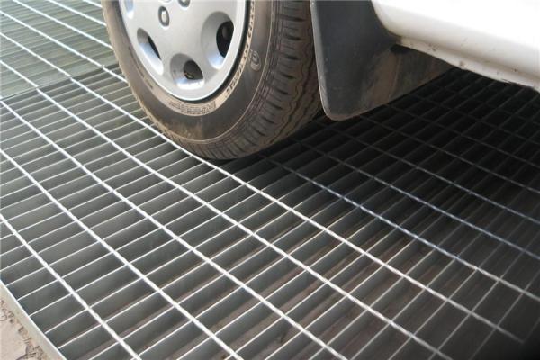 30mm Bearing Steel Walkway Mesh Square Galvanised Walkway Grating