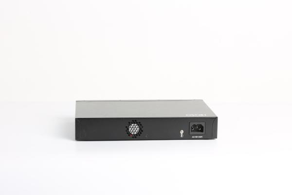 8K MAC 24 100M Tp 2 1000M Combo 26 Port Gigabit Switch 11W AC100V