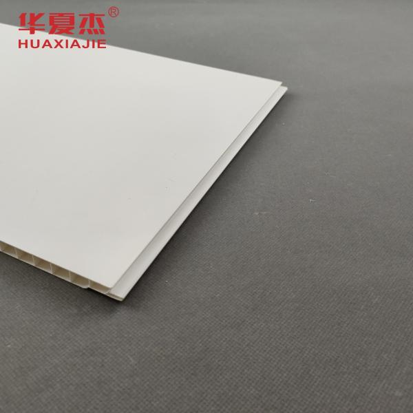 Panneaux muraux en PVC blanc résistant à l'humidité de 406 mm de largeur pour un projet de rénovation de maison