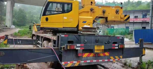 50 Ton Used Truck Crane XCMG QY50KA 40L Oil Consumption Per 100km