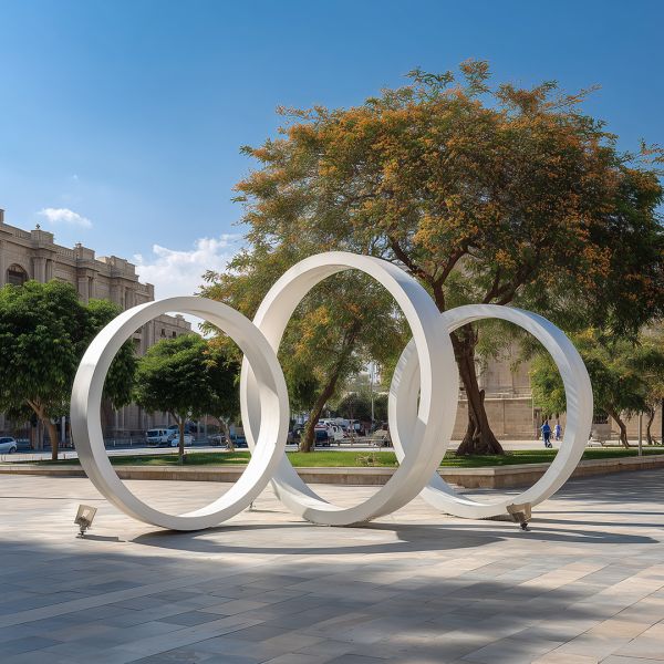 Minimalistic White Rings Public Art Sculpture For Urban Square Decoration