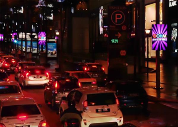 6000cd/sqm Road LED Display , P5mm LED Street Pole Display For Advertisement