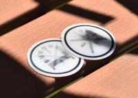 Support en caoutchouc de silicone, imprimé avec un logo réfléchi noir, pour l'habillement