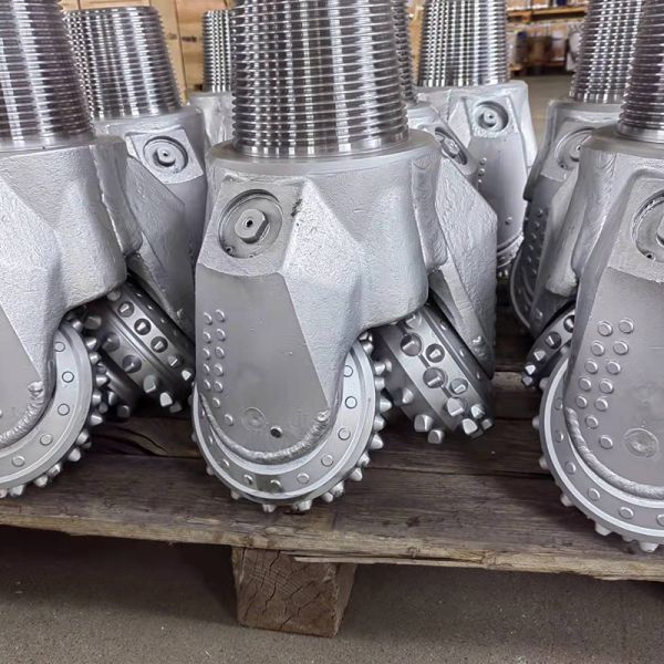 490mm Steel Tooth Tricone Bit for Water Well Drilling IADC 135 Processing Type Casting