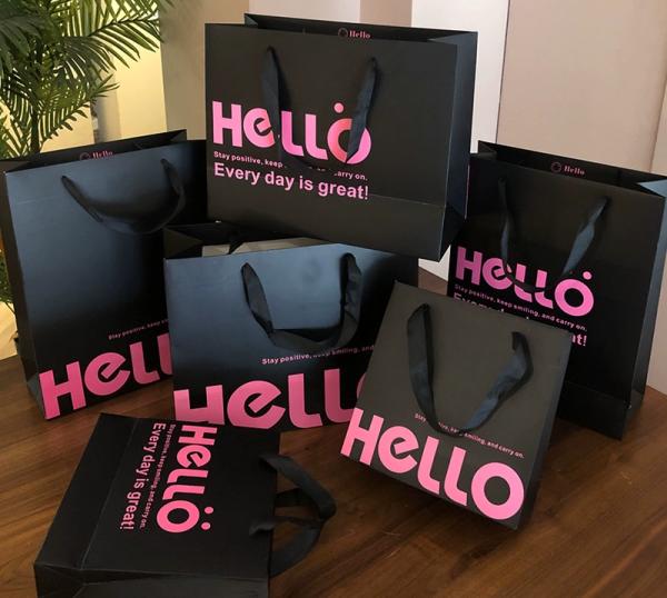 Luxury Black Paper Shopping Bags With Handles Custom Logo Boutique Gift Bags For Clothing Stores