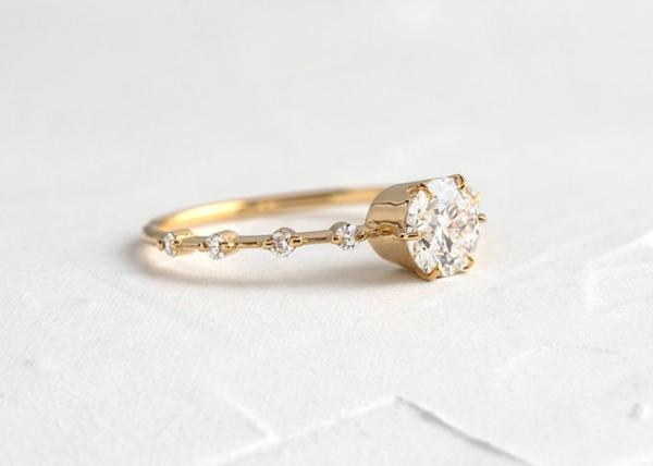 1.0ct Moissanite Diamond Rings , Round Cut Engagement Rings 6.5MM ODM