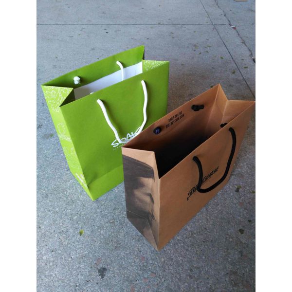Eco-friendly durable customize paper shopping bags with  cottom rope handle