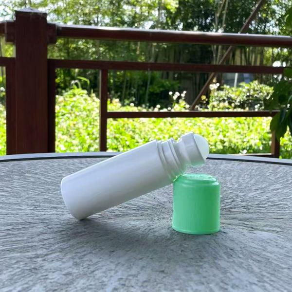 Child Lock Safe Deodorant Roll-On Bottle Beauty Salon Plastic Roll-On Bottles Wholesale Supplier