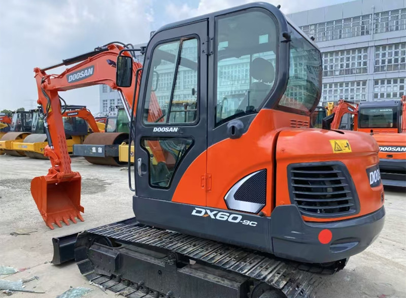 Doosan DX60-9c Подержанный экскаватор для полёта Дешевый экскаватор для продажи