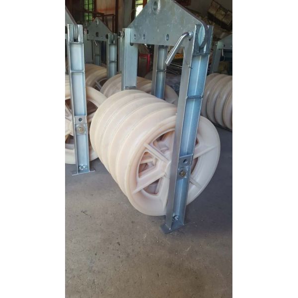 20KN Rated Load MC Nylon Construction Single Sheave Conductor Stringing Blocks and Aerial Roller
