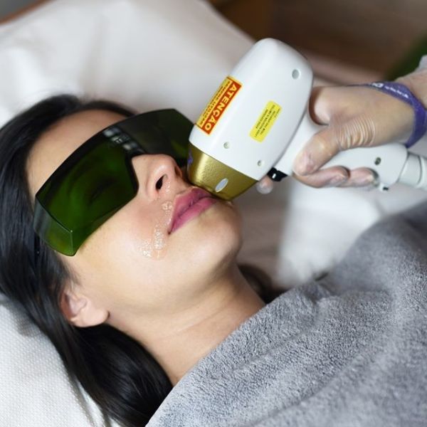 УПРАВЛЕНИЕ ПО САНИТАРНОМУ НАДЗОРУ ЗА КАЧЕСТВОМ ПИЩЕВЫХ ПРОДУКТОВ И МЕДИКАМЕНТОВ лазера диода 755nm 808nm 1064nm одобрило удаление волос лазера 808 диодов