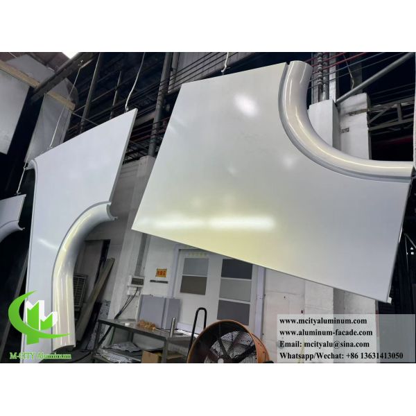 Façades métalliques hyperboliques Panneaux à double courbe Aluminium solide