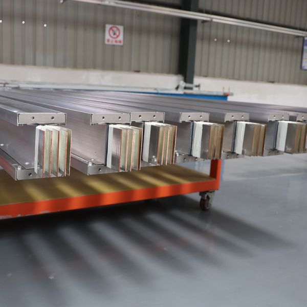 Cables de alimentación Sistema de canalización de barras colectoras Conducto de barras colectoras denso IP54 IP66