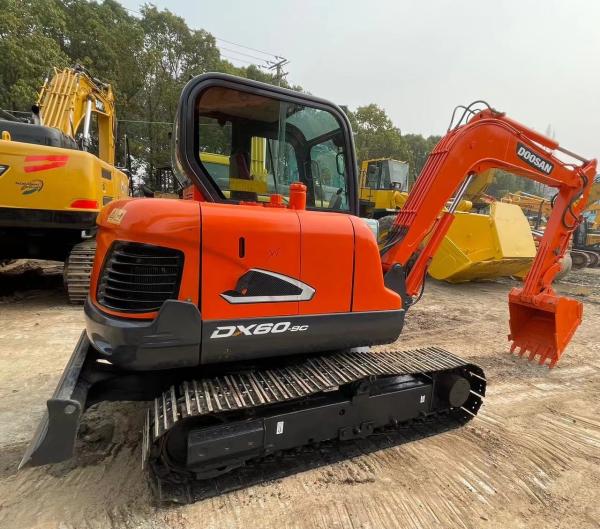 Tractopelle Doosan DX60 DX60-9C d'occasion, prix de la voiture 60