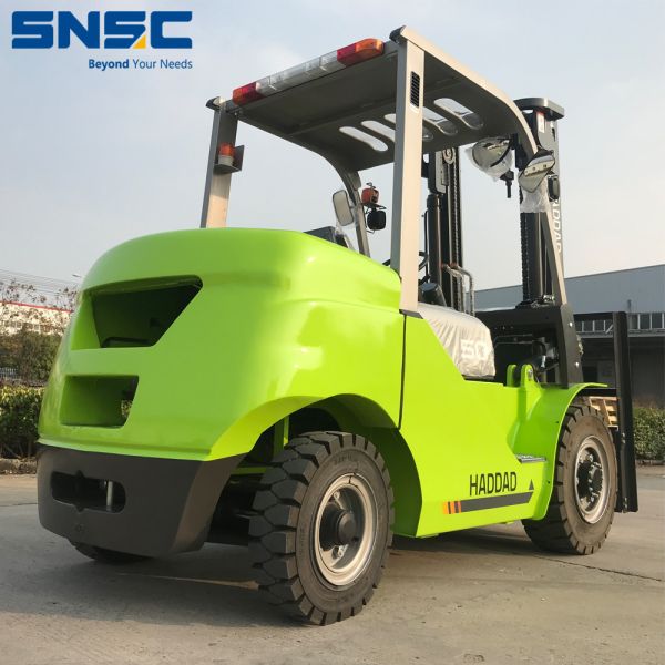 5 Ton Diesel Forklift with High-Torque Engine for Heavy Yard Work