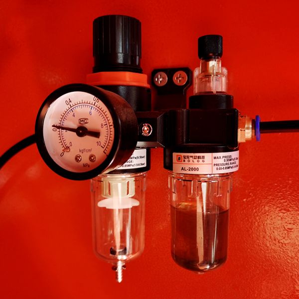 Semi-remorque à suspension mécanique de 45000L avec axe d'origine à 3 essieux et pneus 12R20 pour le transport de pétrole brut