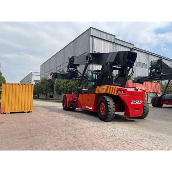 45T Container Forklift Reach Stacker With Engine
