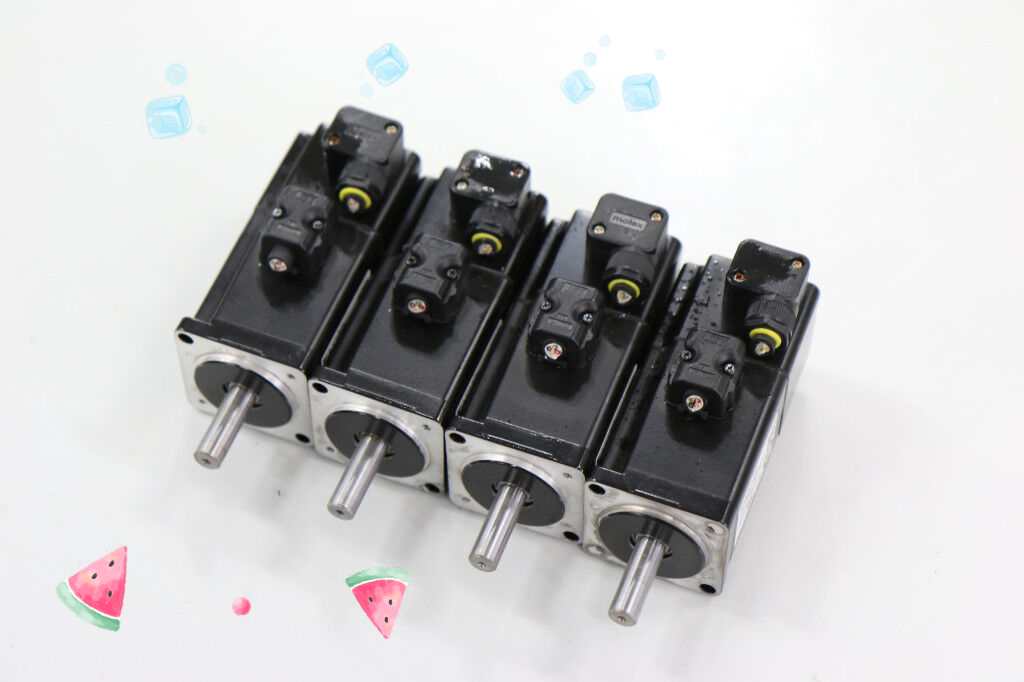 Yaskawa SGMJV-01A3A21 Серводвигатель переменного тока 0.84A 100 Вт 3000 об/мин 200 В НОВЫЙ