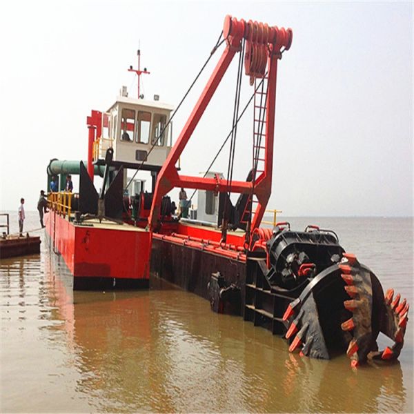 Water Flow 3000m3/H 38m Length Diesel Engine Equipment Dredger with ISO Certification