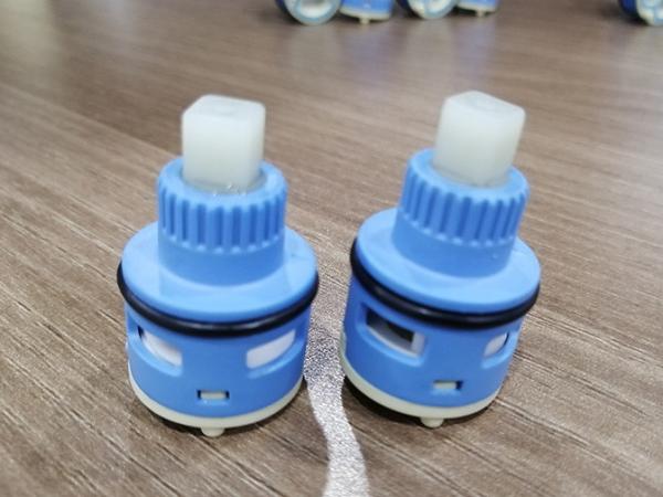 22mm Two Way Plastic Handle Diverter Ceramic Cartridge For Faucet
