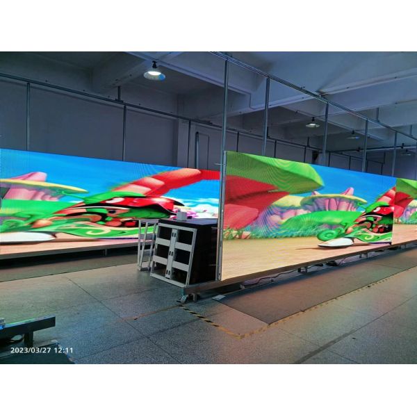 P5.7 Фиксированный наружный светодиодный экран Скорость обновления 3840 Гц 8000cd/M2 Яркость